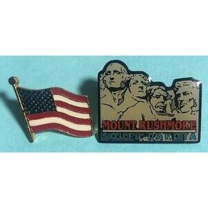 Mt Rushmore ,South Dakota National Monument and USA Flag 2 collector pins